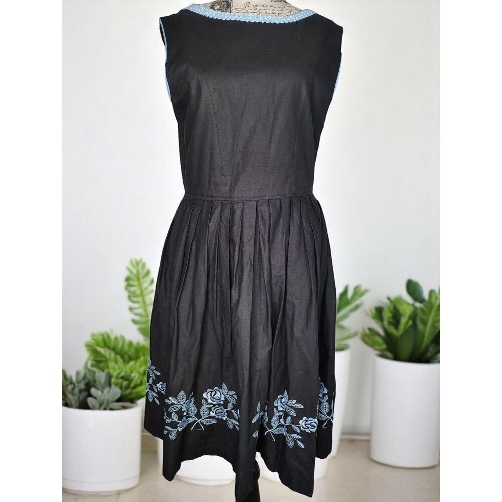 Dirndl Dress Navy Blue Embroidered Flower Oktoberfest Corset Size 38, US Medium